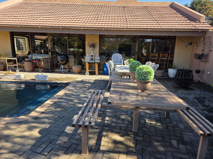 5 Bedroom Property for Sale in Frankfort Free State